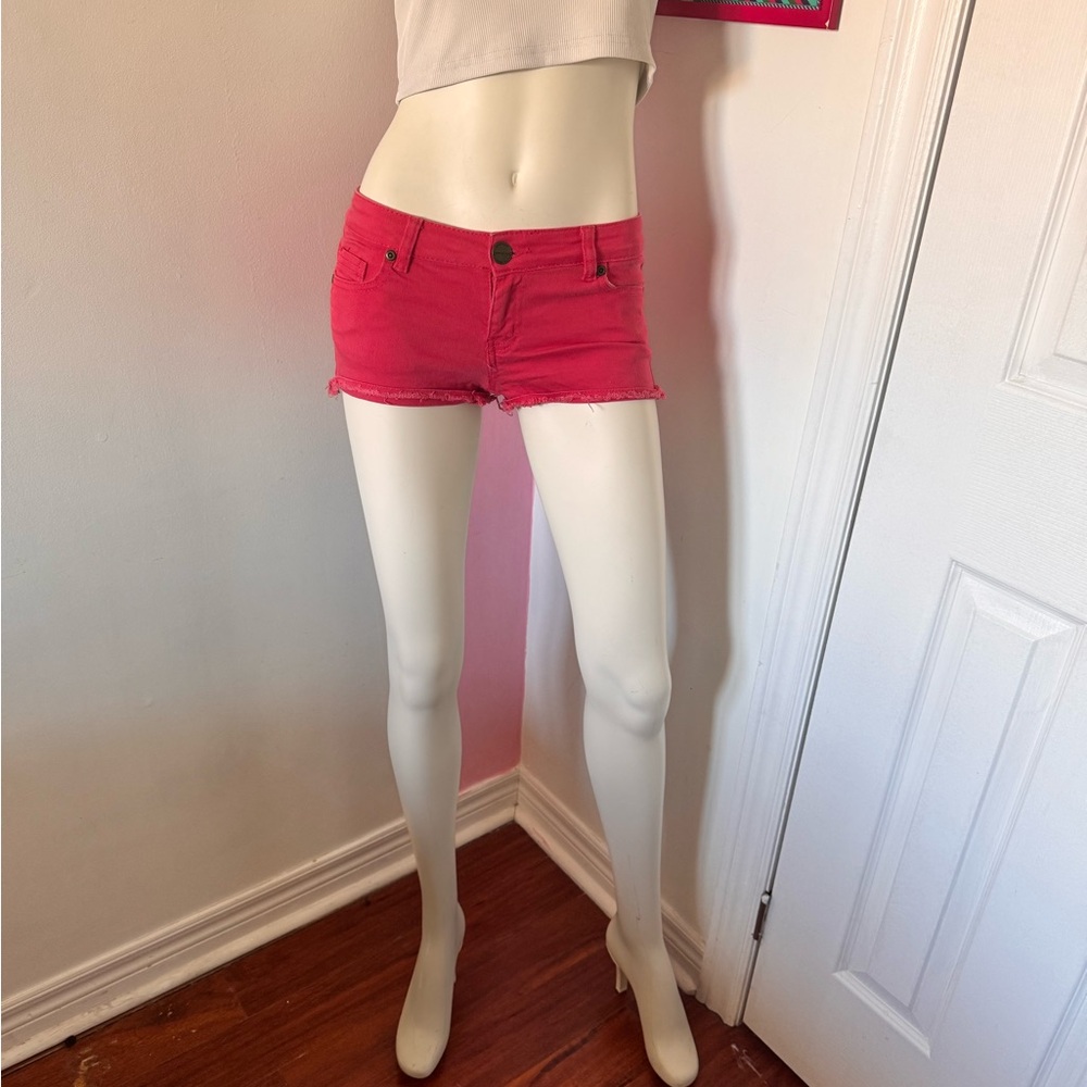 Women’s 2000s/2010s style Pinky Red Micro Shorts